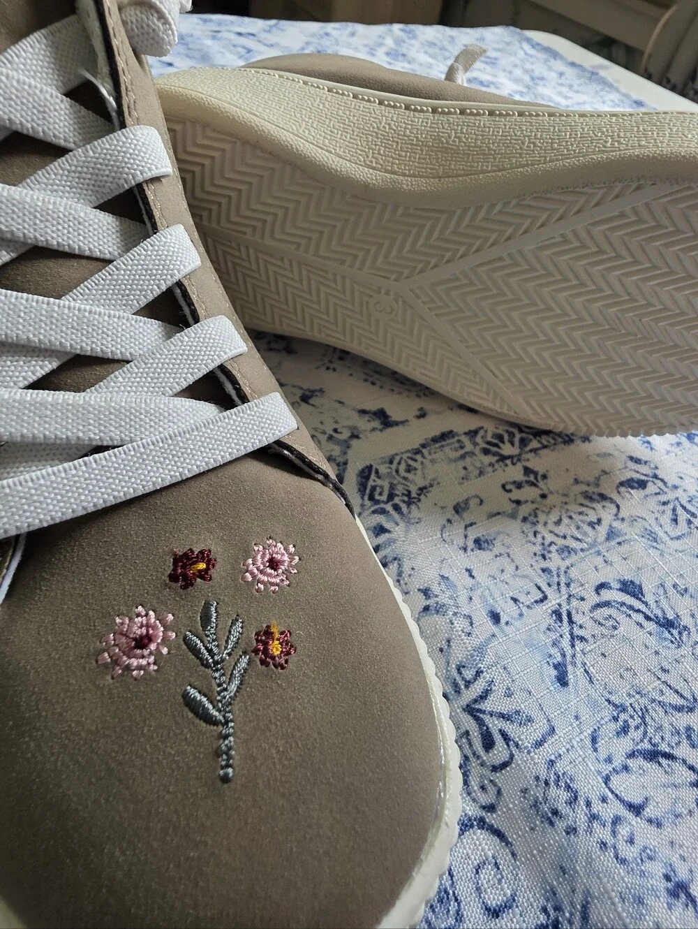 Carters taupe high